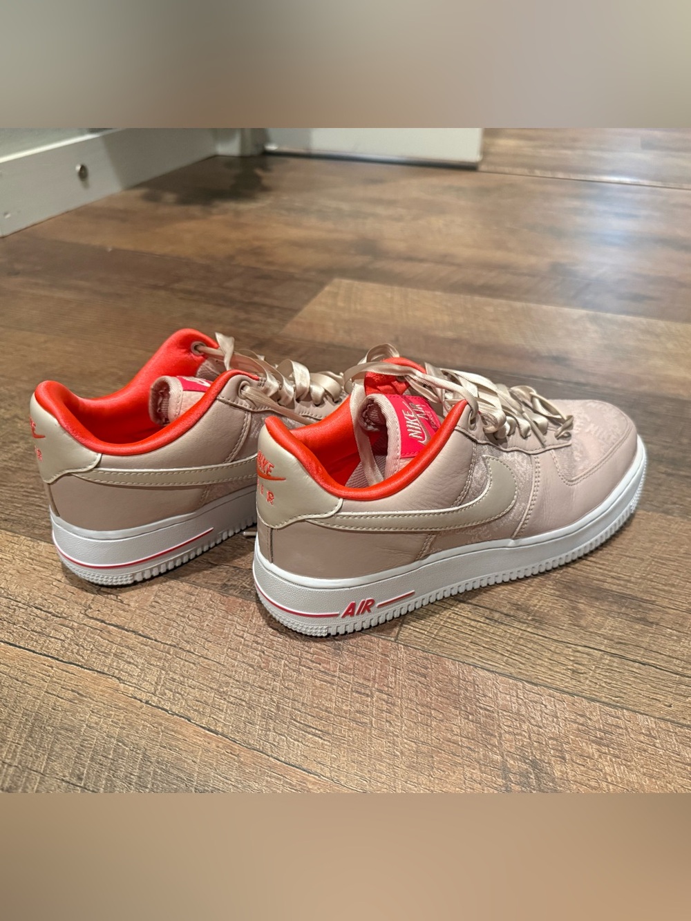 Nike Air Low Top Leather Sneakers in Beige Bright Orange Pink Lining - Size 8